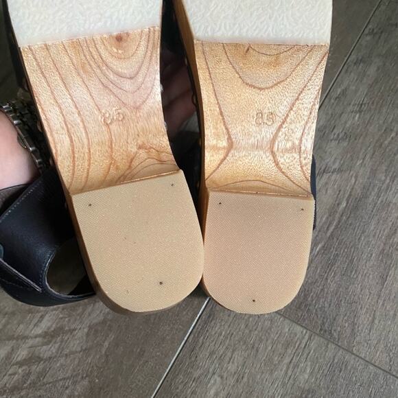 NWOB Elf Santa Monica Clog Sandals Black 8.5 - Picture 5 of 8